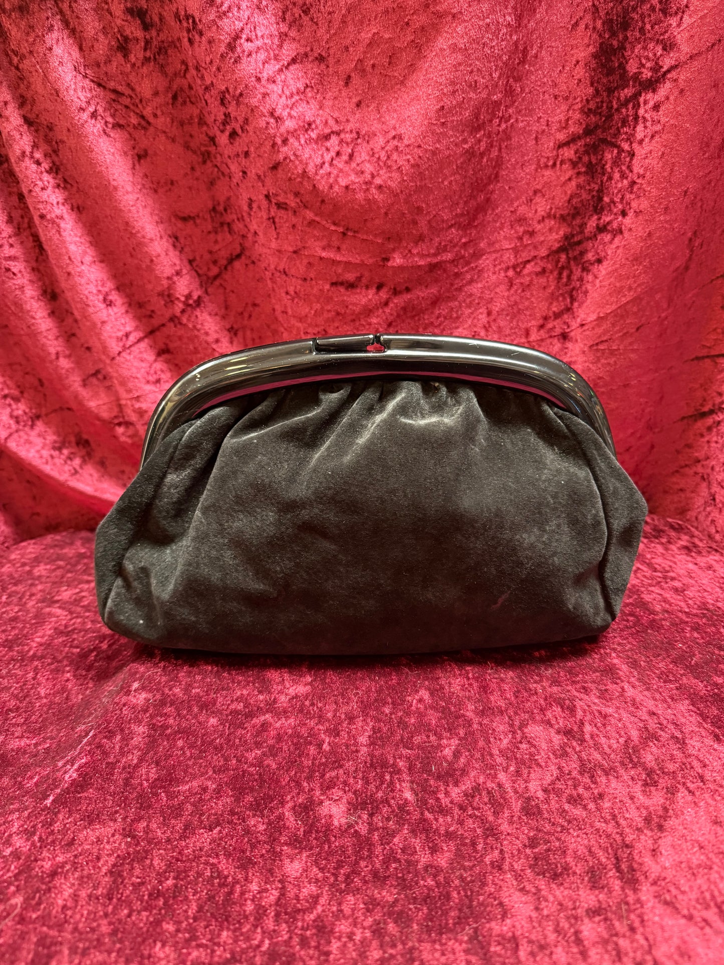 Vintage Accessories - Kiss Lock Evening Clutch - Genuine Black Suede Leather - Italy