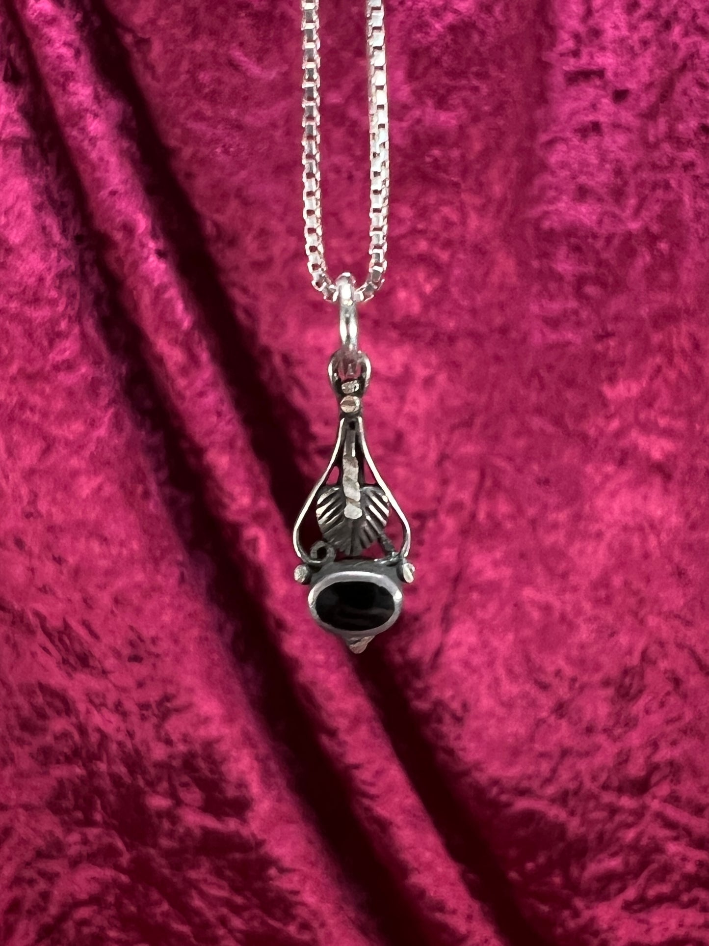 Vintage Sterling Silver Pendant Necklace - Black Onyx Openwork Drop Design