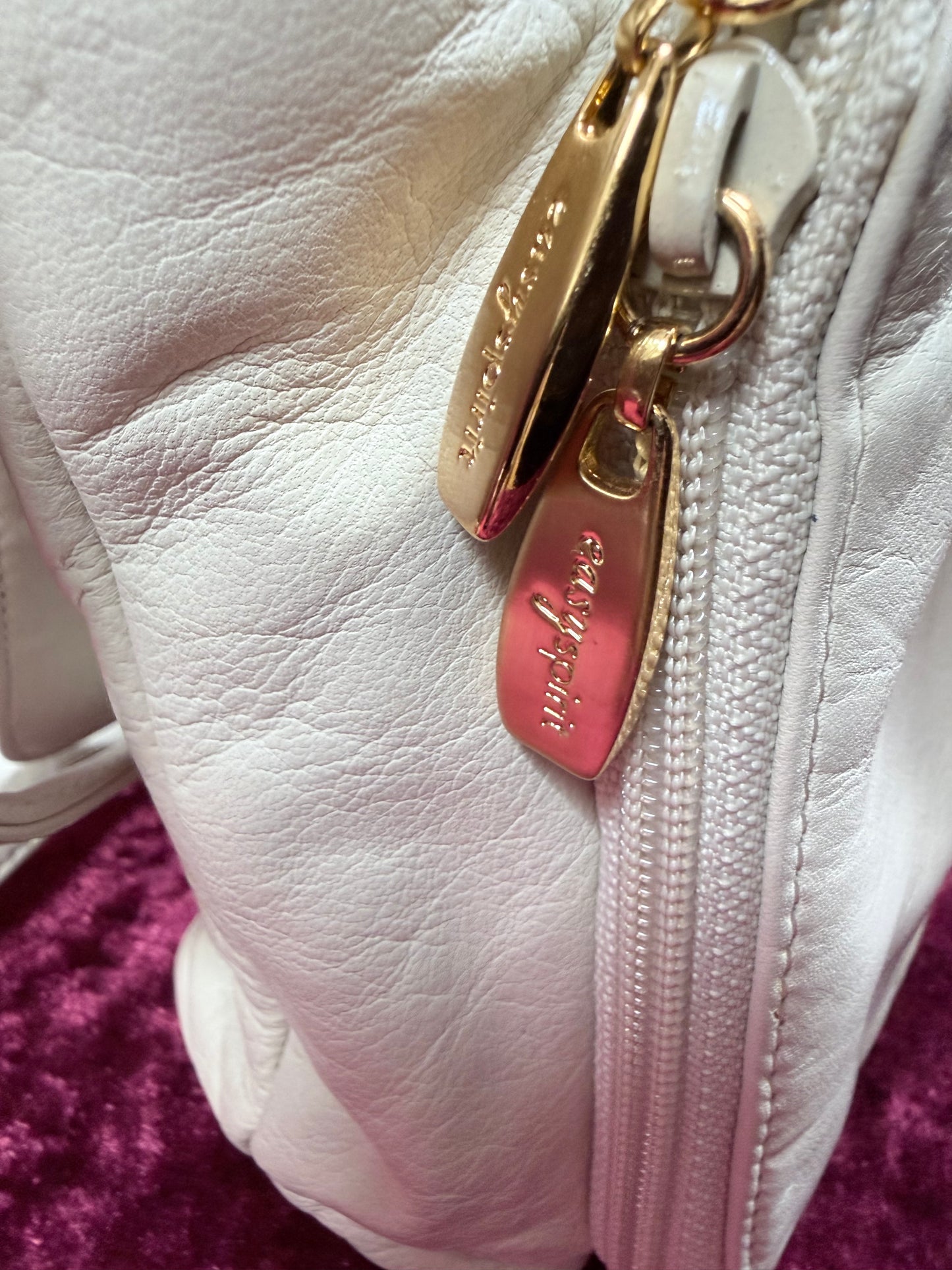 Vintage Y2K Leather Easy Spirit Crossbody Bag – Soft Ivory Organizer Style