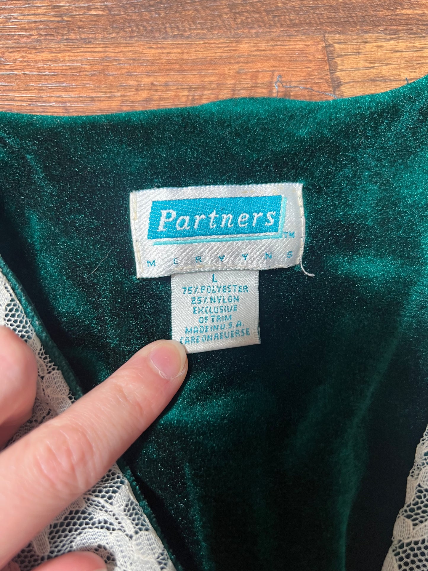 Vintage Clothing - Velour House Robe - Emerald Green - Floral Lace Collar - Large - Partners