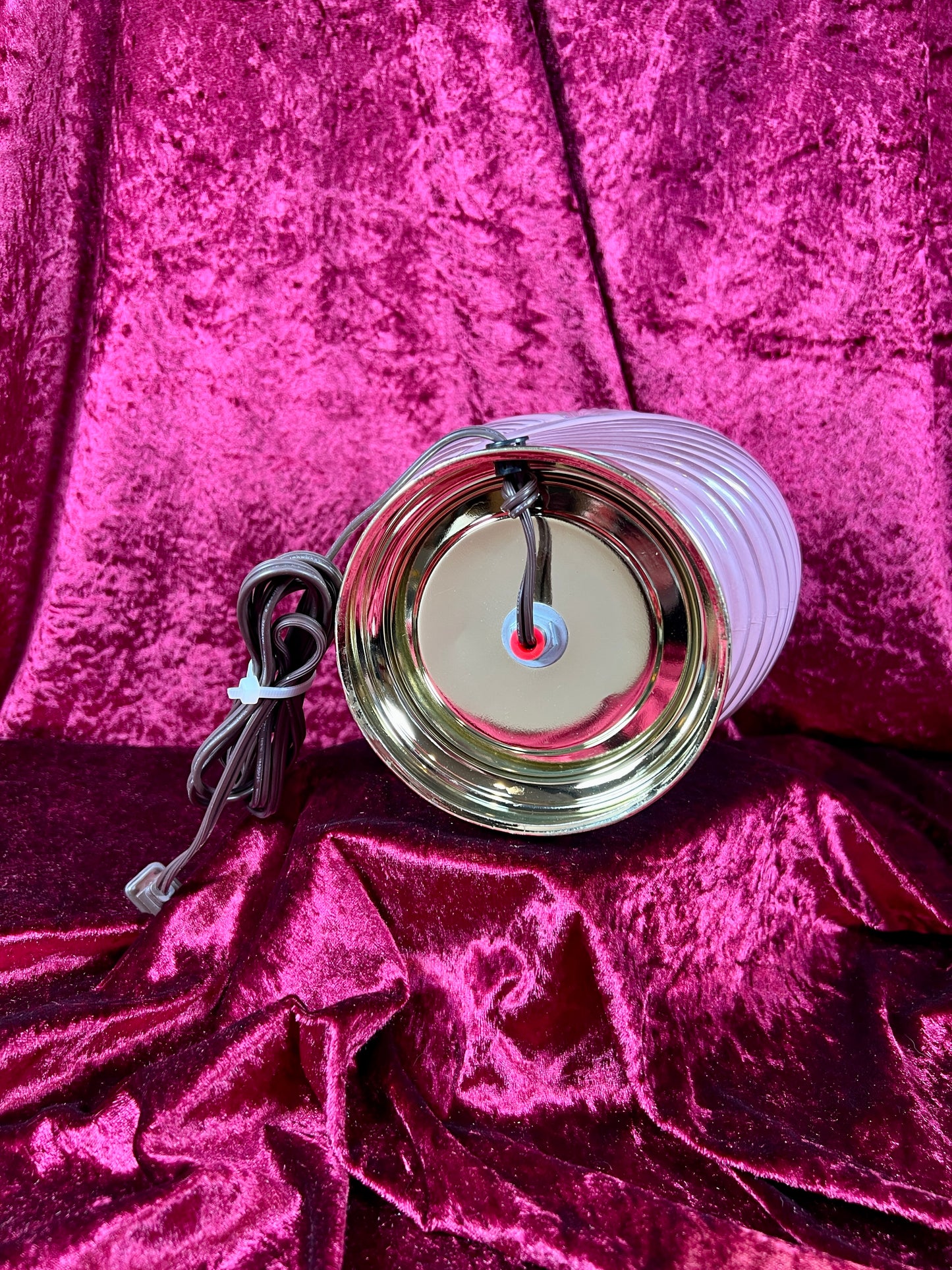 Vintage Lighting - Tabletop Lamp - 1980s Art Deco Revival - Mauve Shell