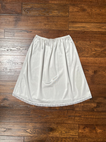 Vintage Clothing - Short Skirt Slip - White - Floral Lace Hem - X-Small