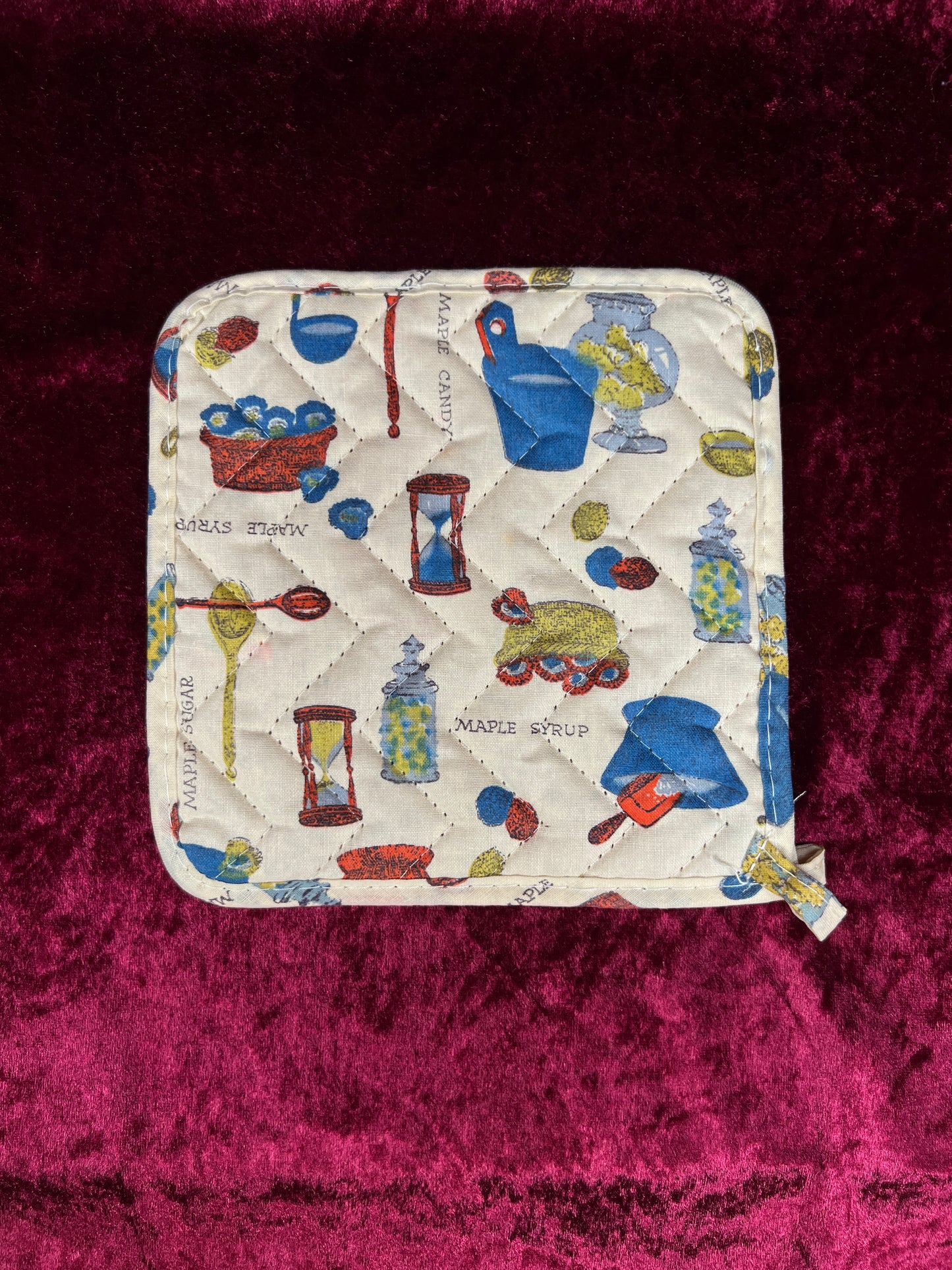 Vintage Cotton Pot Holder Set - Mid Century Blueberry Breakfast Print in Cream