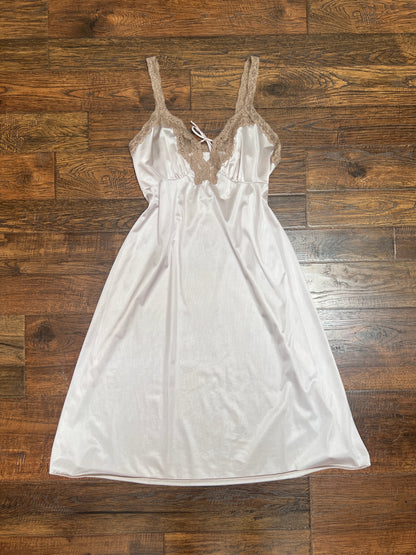 Vintage Clothing - Lingerie Slip Dress - Mauve Pink with Lace Trim - Small - Vanity Fair