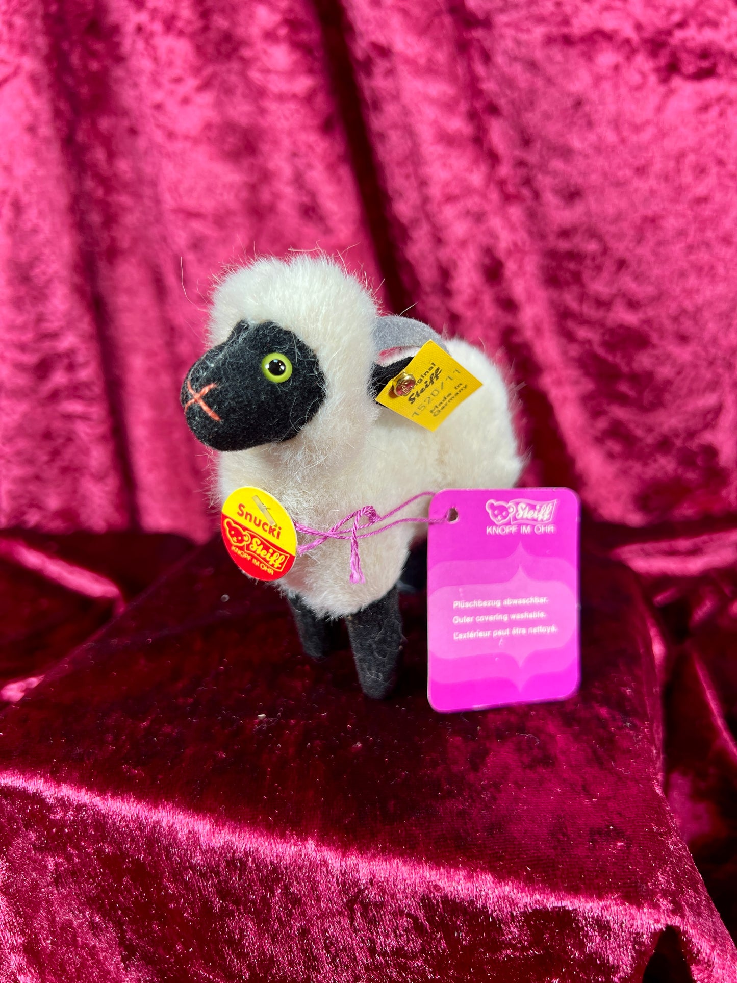 Vintage Collectibles - Miniature Stuffed Toy - Snucki the Sheep - 1520/11 - Steiff - Germany