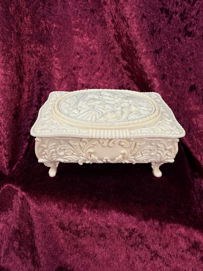 Vintage Cream Plastic Jewelry Box – Romantic French Couple Trinket Case