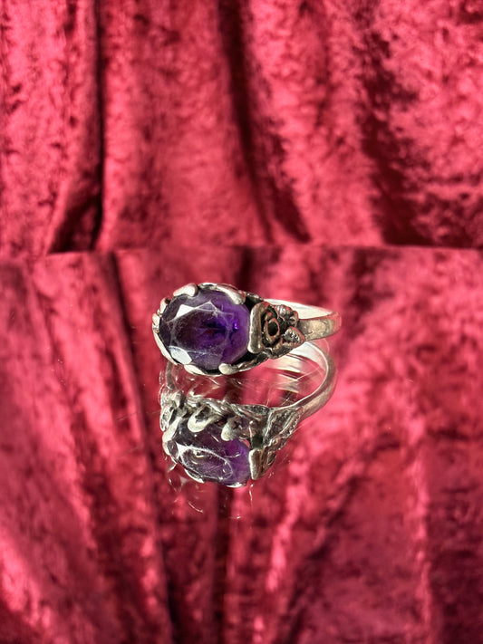 Vintage Jewelry - Floral Sterling Silver with Amethyst Stone - Size 8