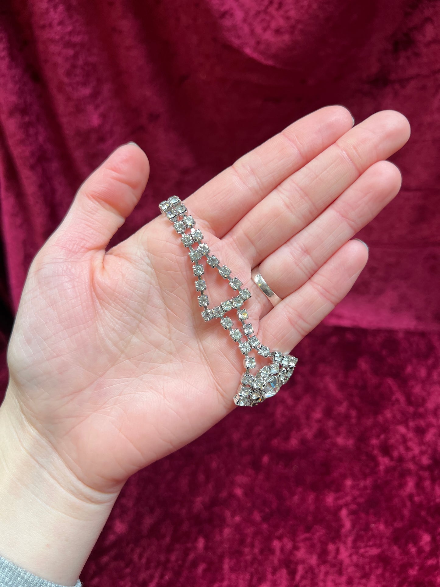 Vintage Jewelry - Tennis Bracelet - Round Cut Clear Rhinestones - Flower Center - 6.75"