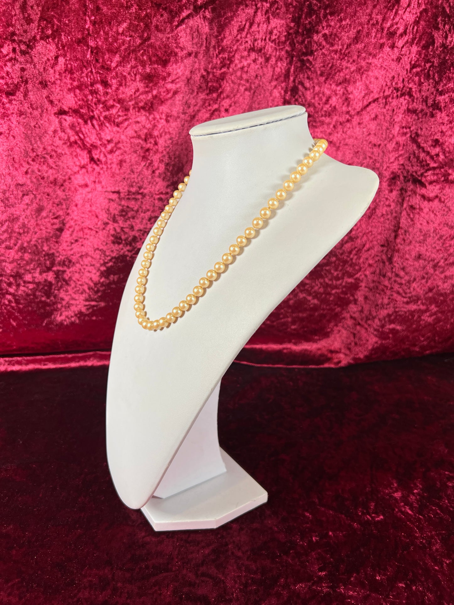 Vintage Jewelry - Necklace - Faux Pearls - Cream - 20.75"