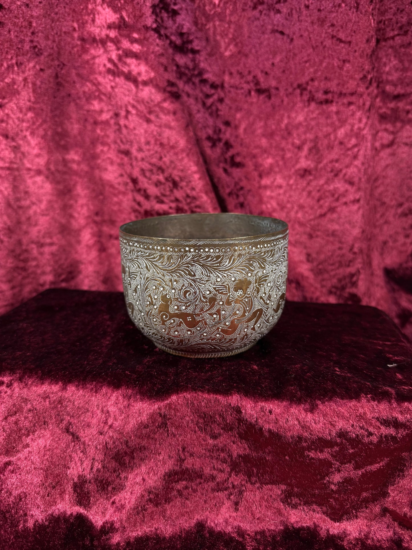 Vintage Etched Brass Bowl – Intricate Floral Scrollwork Indian Style