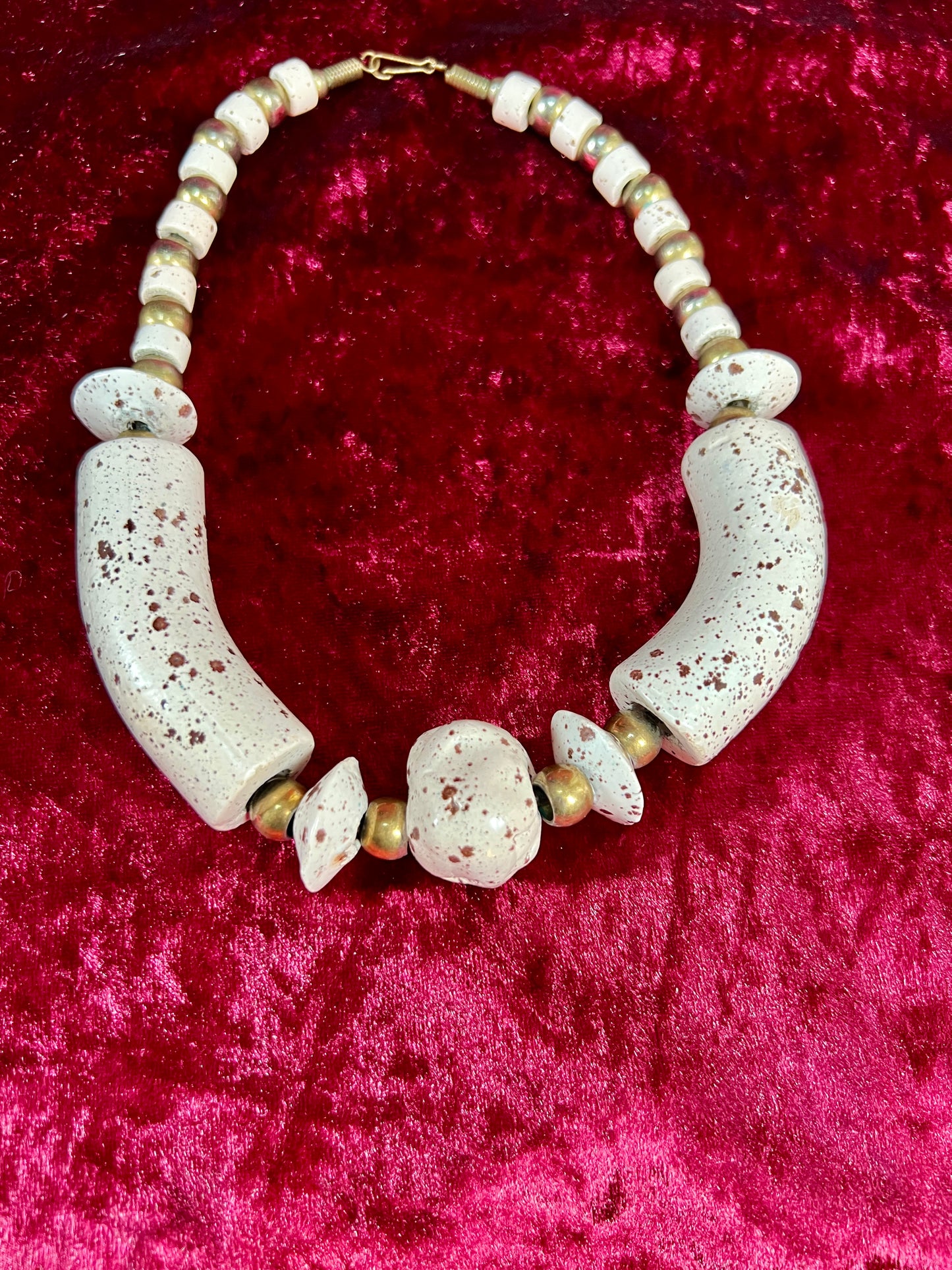 Vintage Jewelry - Chunky Costume Necklace - Faux Pebbled Rocks - 16"