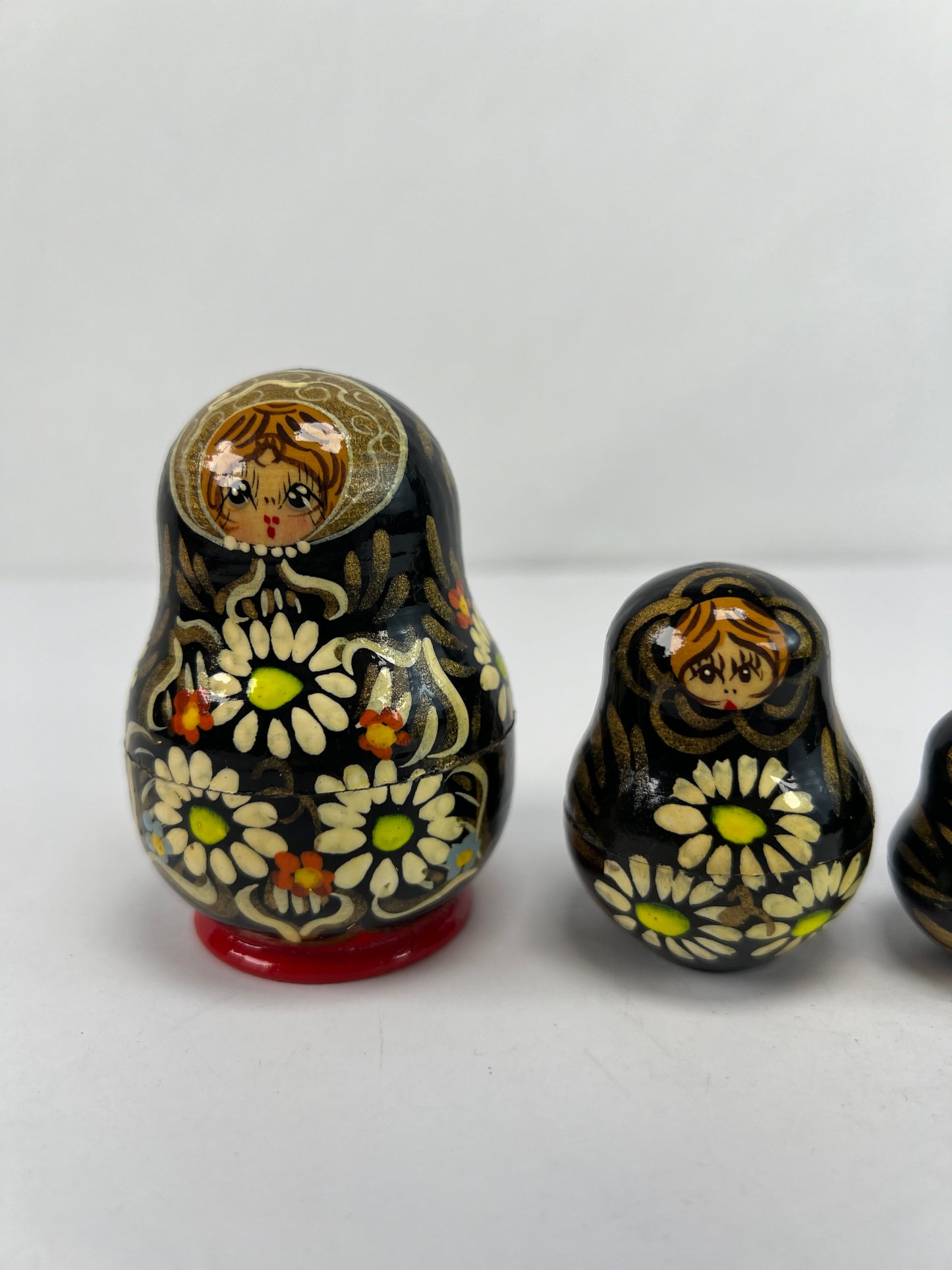 Vintage Trinkets - Russian Matryoshka Nesting Dolls - Black & Gold - Unsigned