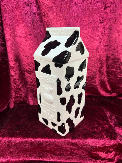 Vintage Ceramic Cookie Jar – Cow Print Milk Carton Design