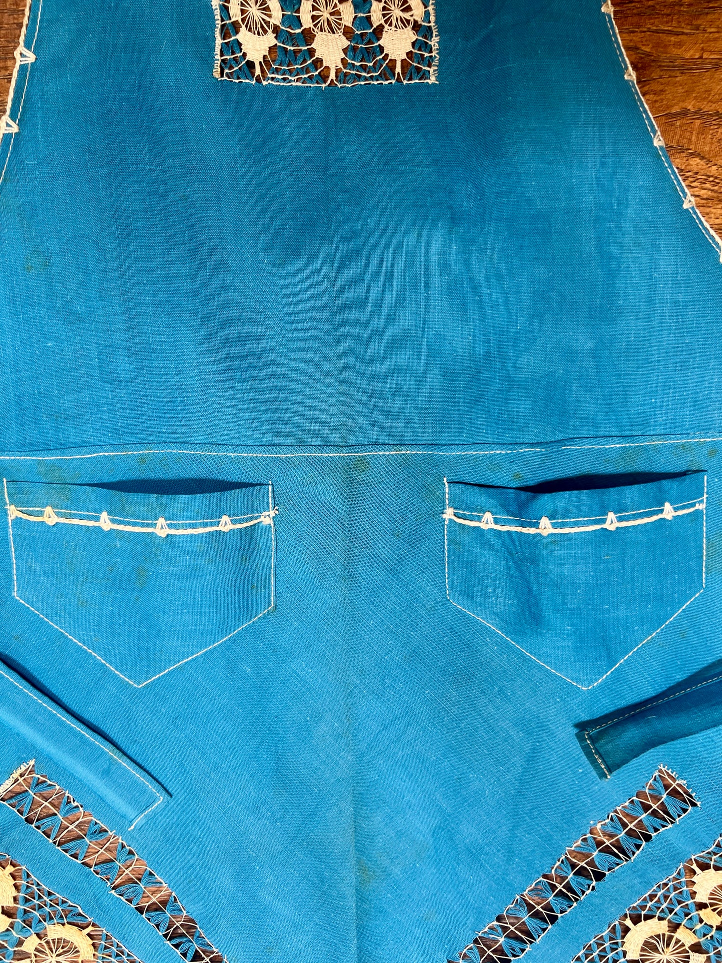 Vintage Cotton Tie Waist Pinafore Apron – Robins Egg Blue Cutwork Lace Embroidery