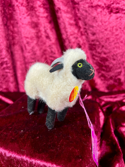 Vintage Collectibles - Miniature Stuffed Toy - Snucki the Sheep - 1520/11 - Steiff - Germany