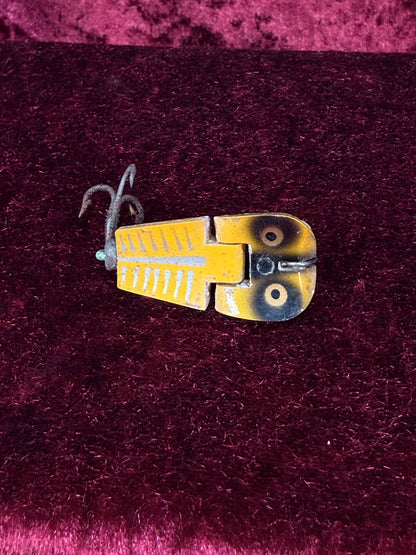 Vintage Wood Fishing Lure – Heddon Tiny Stingaree Yellow Scale Pattern