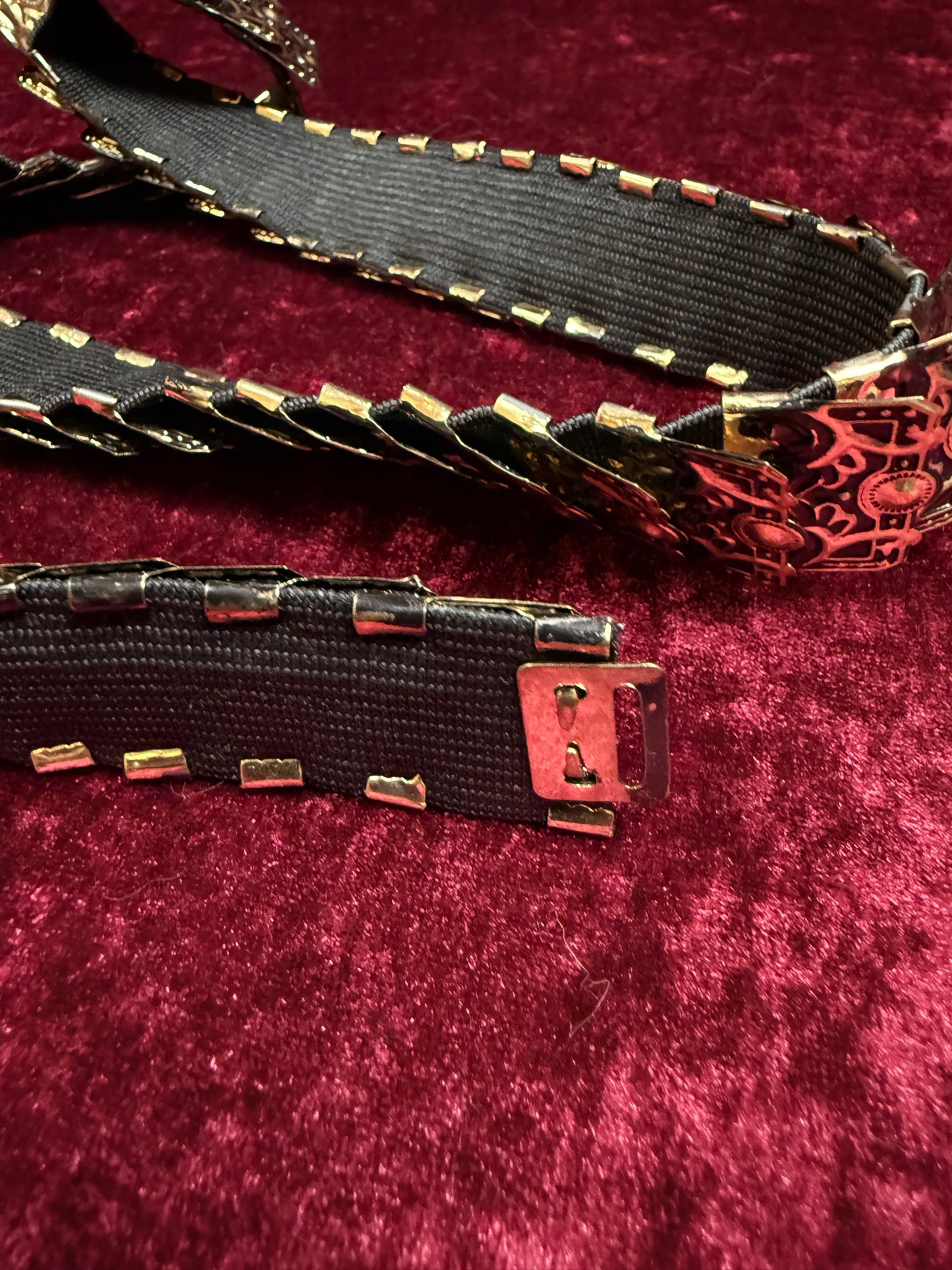 Vintage Accessories - y2k Bijoux Terner Stretchy Linked Metal Belt - Gold with Floral Filigree
