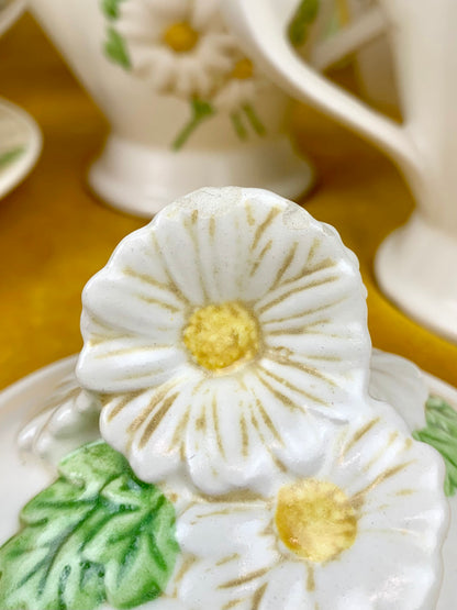 Retro Metlox Poppytrail Sculptural Daisy Breakfast Set - Made In California