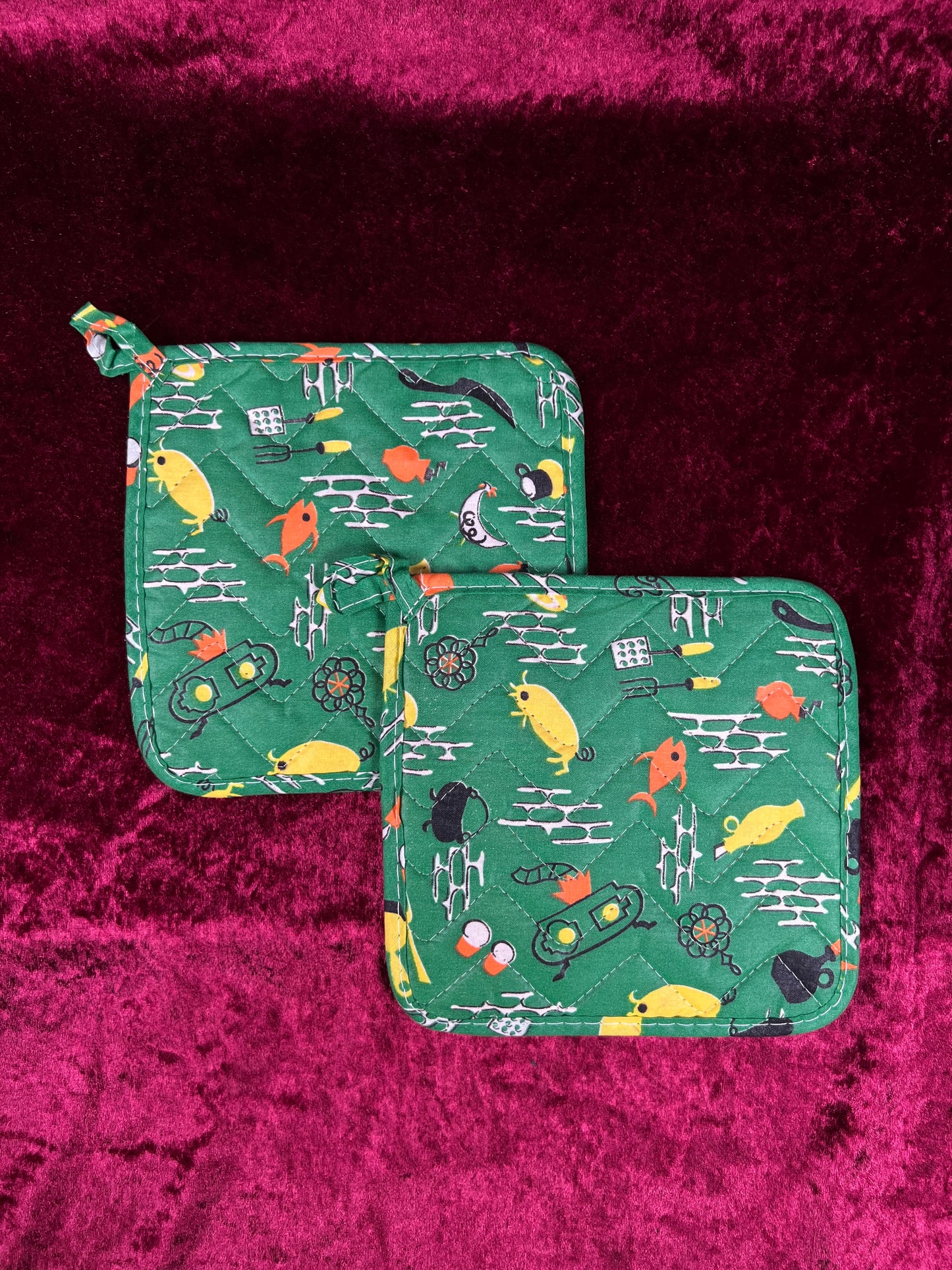 Vintage Cotton Pot Holder Set - Mid Century Barbecue Print in Green