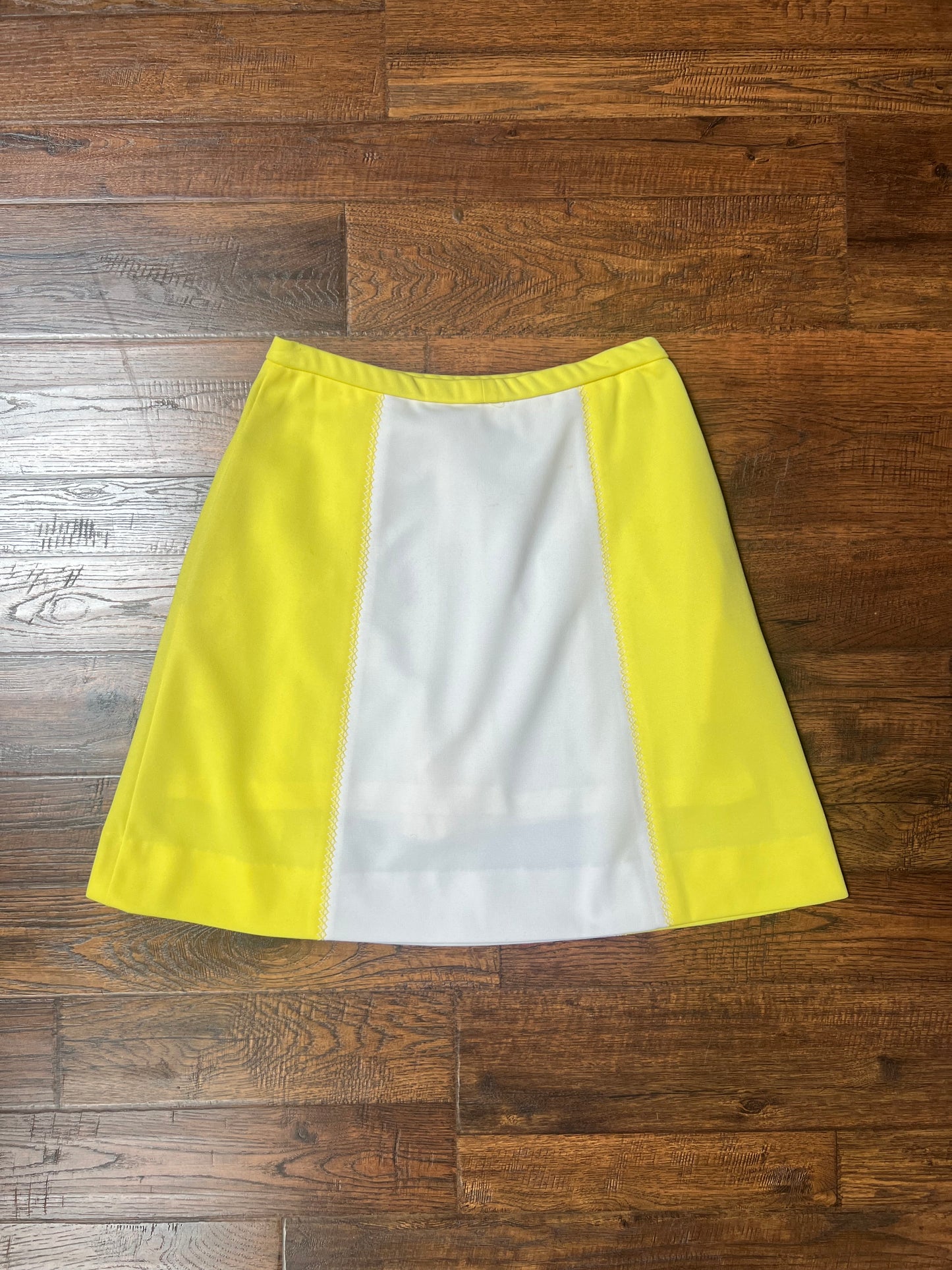 Vintage Clothing - A-Line Above Knee Mod Skirt - Yellow and White - Medium - Haymaker