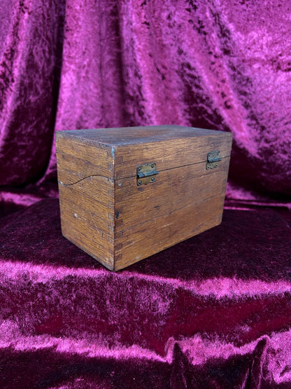 Vintage Oak Recipe Box - Dovetail Wood Kitchen Card Storage