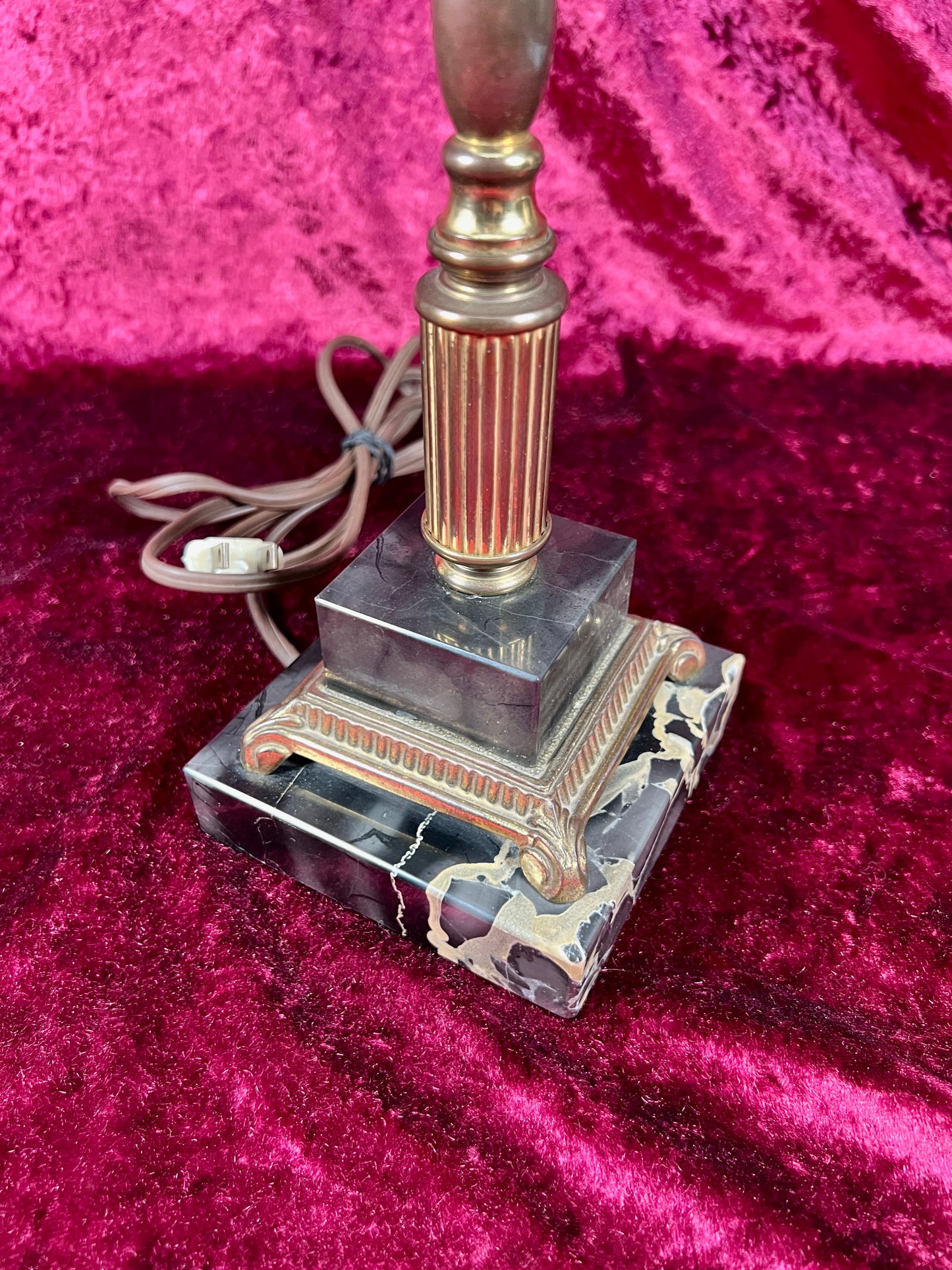 Antique Marble and Brass Sinumbra Style Hurricane Lamp – Frosted Glass Shade with Crystal Prisms