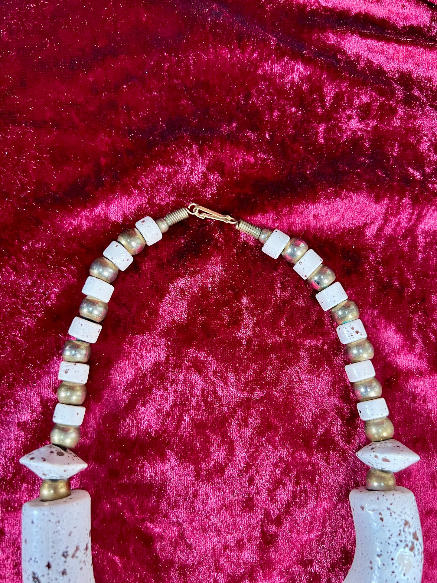 Vintage Jewelry - Chunky Costume Necklace - Faux Pebbled Rocks - 16"