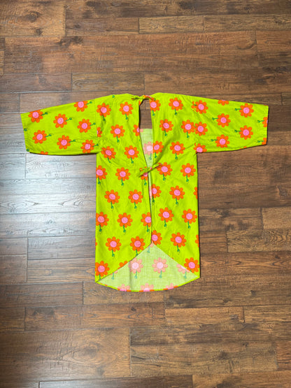 Vintage Clothing - Tie Back Kappogi Smock / Apron Top - 70’s Smiley Face Daisies - Medium - Design House