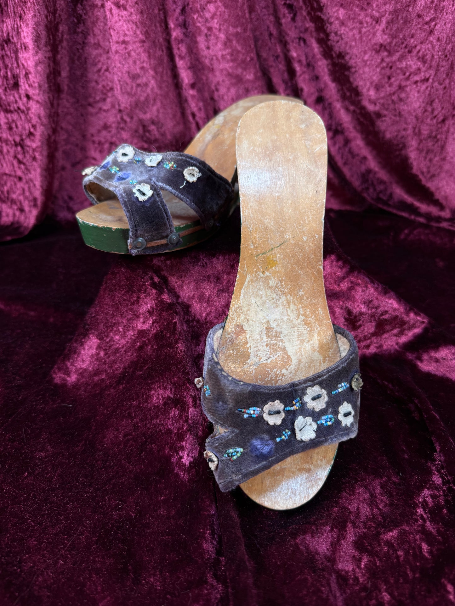 Vintage Shoes - 1940s Souvenir "Bakya" Sandal Wedges - Hand Carved - Size 7