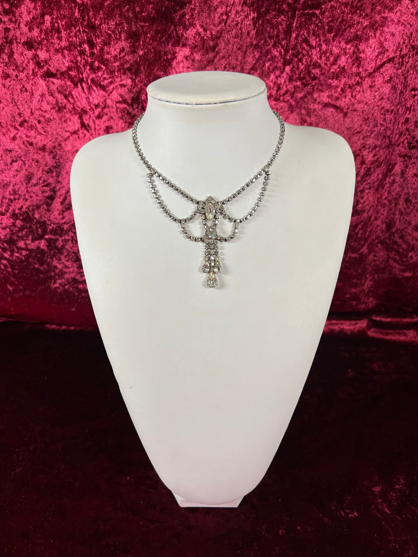 Vintage Jewelry - Bib / Collar Necklace - Silver Tone Metal - Clear Rhinestones - 14.5”