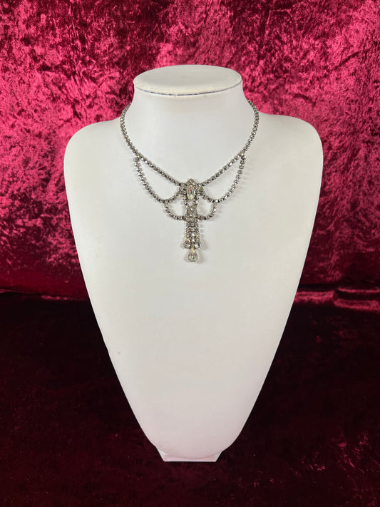 Vintage Jewelry - Bib / Collar Necklace - Silver Tone Metal - Clear Rhinestones - 14.5”