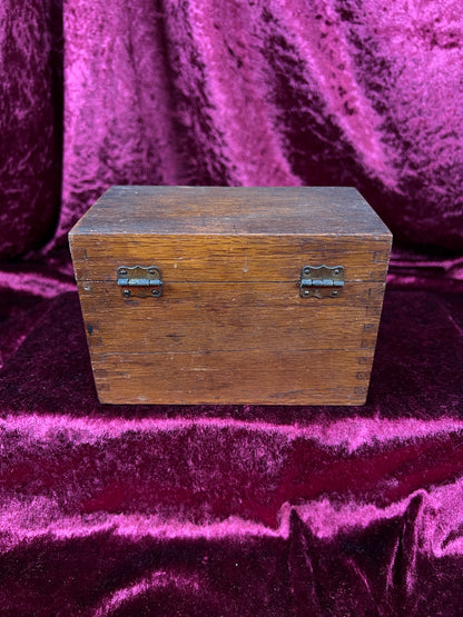 Vintage Oak Recipe Box - Dovetail Wood Kitchen Card Storage