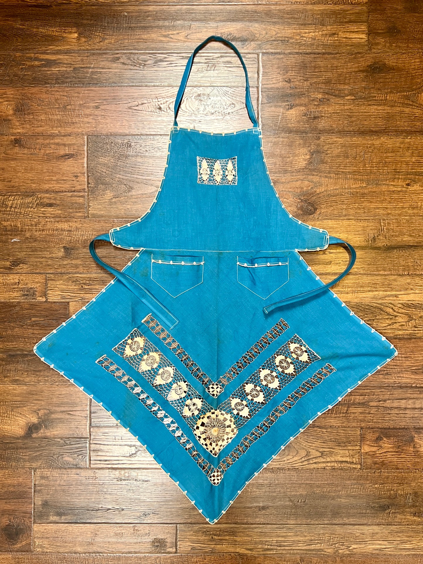 Vintage Cotton Tie Waist Pinafore Apron – Robins Egg Blue Cutwork Lace Embroidery