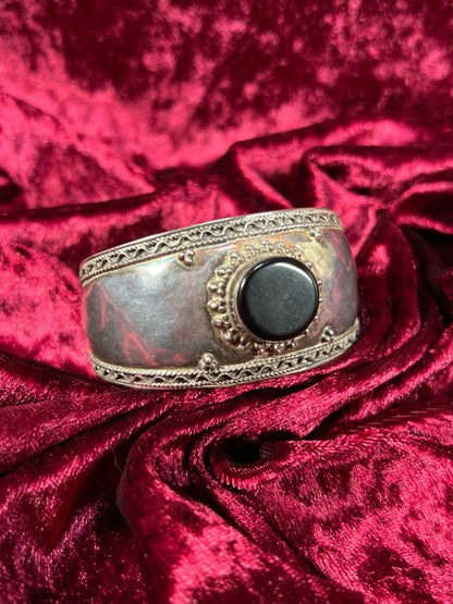 Vintage Jewelry - Cuff Bracelet - 925 Silver - Onyx Center Stone