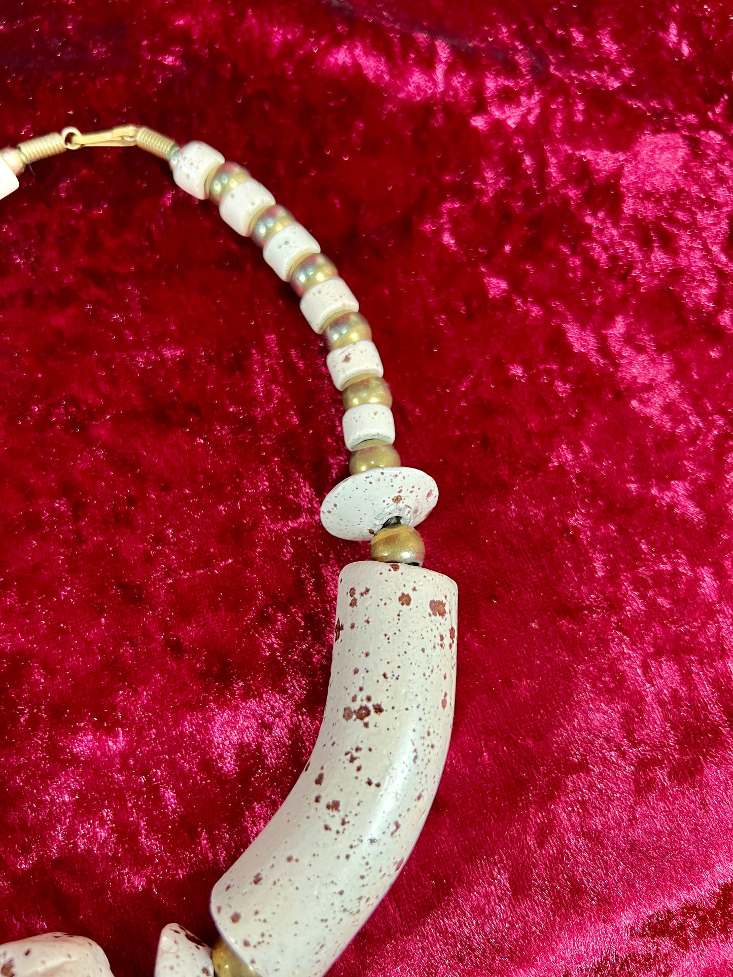 Vintage Jewelry - Chunky Costume Necklace - Faux Pebbled Rocks - 16"