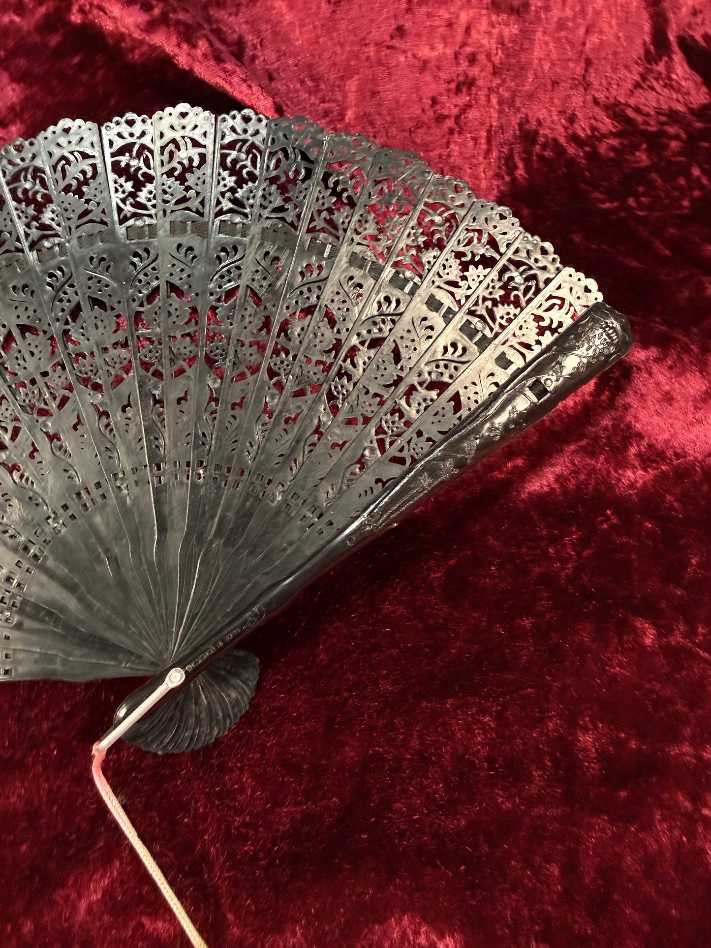 Vintage Faux Lace Plastic Handheld Fan in Black – Gothic Victorian Style