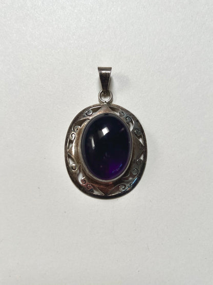 Vintage Jewelry - 925 Sterling Silver Pendant - Amethyst