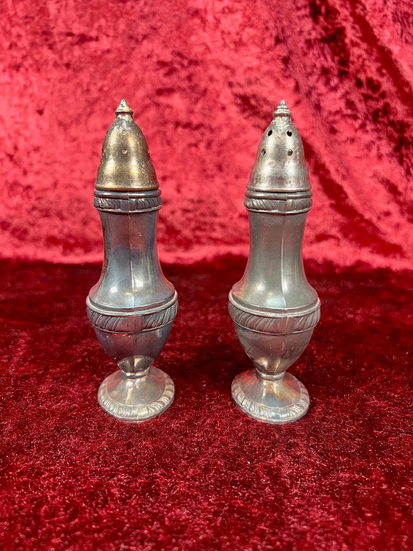 Vintage Silverplate Salt & Pepper Shakers – Rope Trim Pedestal Pair - Poole Silver Co. - 547