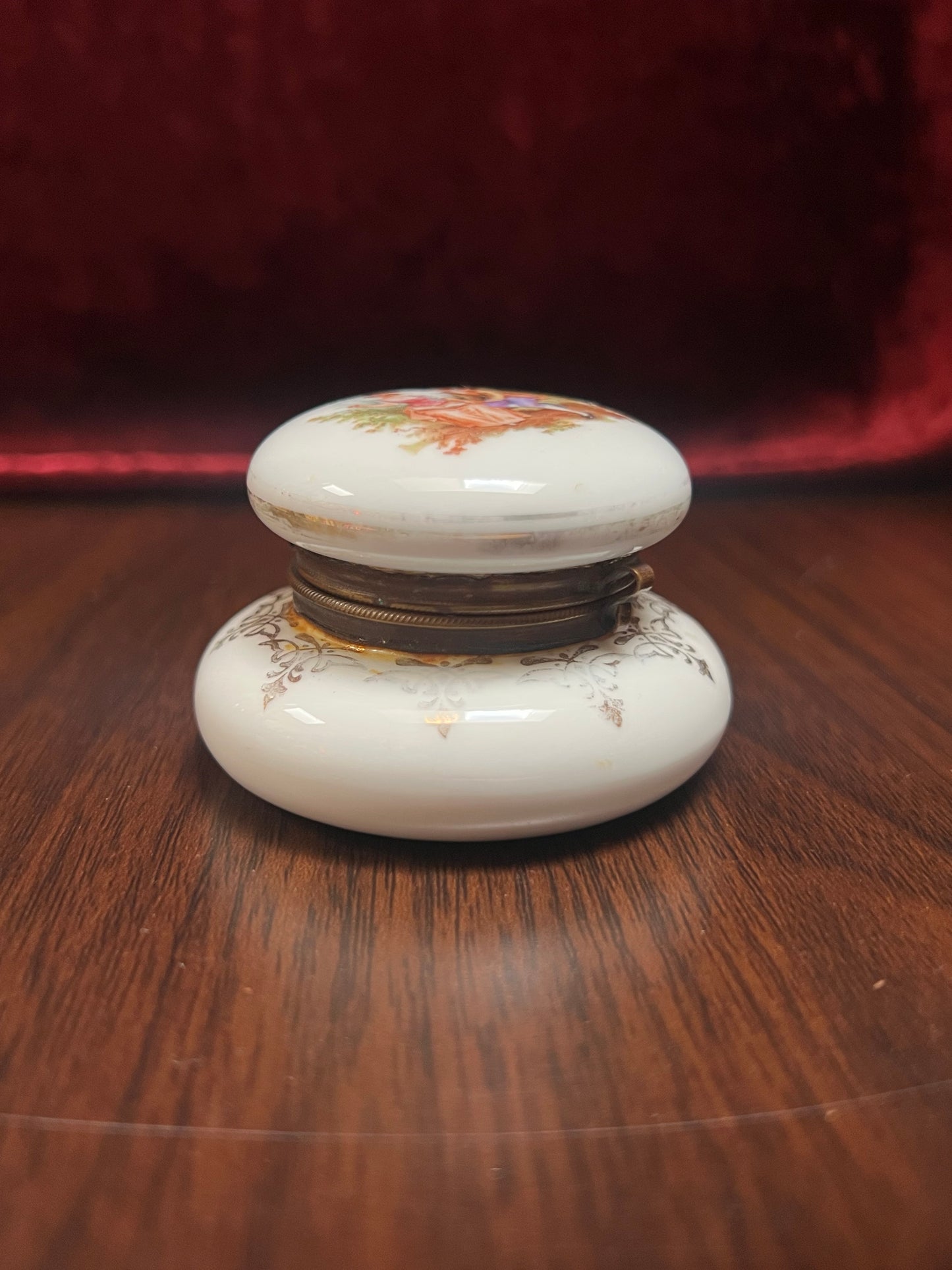 Vintage Trinket Box - Limoges Porcelain Pill / Snuff Box - French Courting Couple