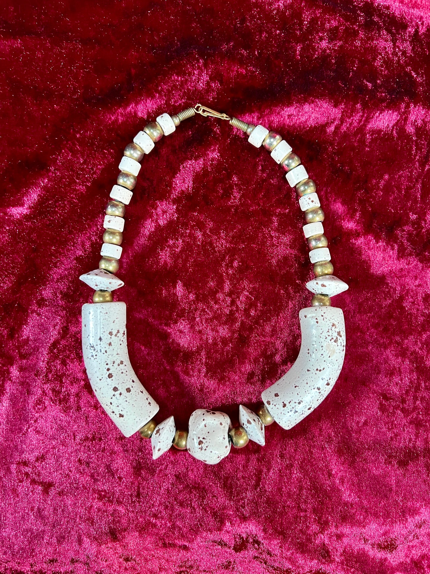 Vintage Jewelry - Chunky Costume Necklace - Faux Pebbled Rocks - 16"