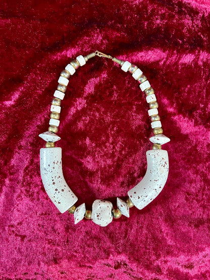 Vintage Jewelry - Chunky Costume Necklace - Faux Pebbled Rocks - 16"