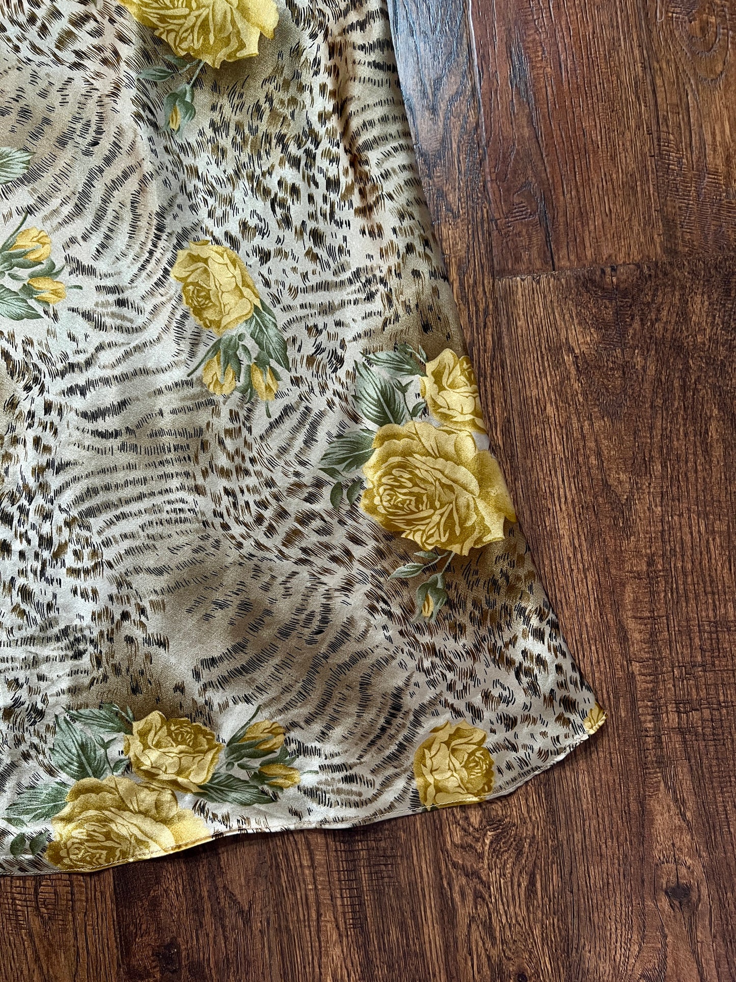 Vintage Robe and Nightgown Nightwear Set - Animal and Yellow Rose Print - Night Essence