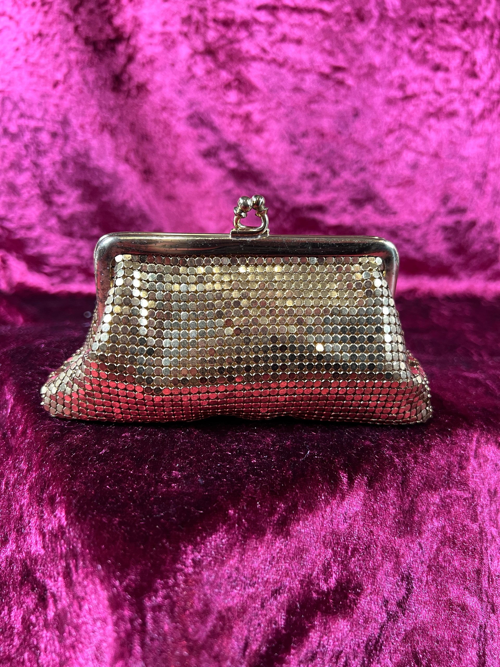 Vintage Accessory Coin Purse Gold Metal Mesh Kiss Lock