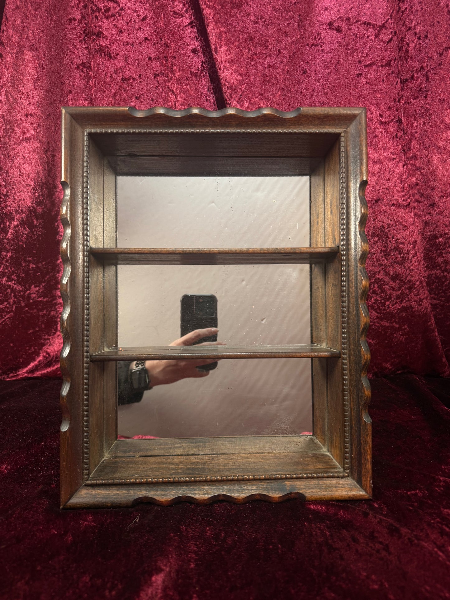Vintage Wood Wall Trinket Shelf – Mirror Back Curio Shadow Box with Scalloped Frame