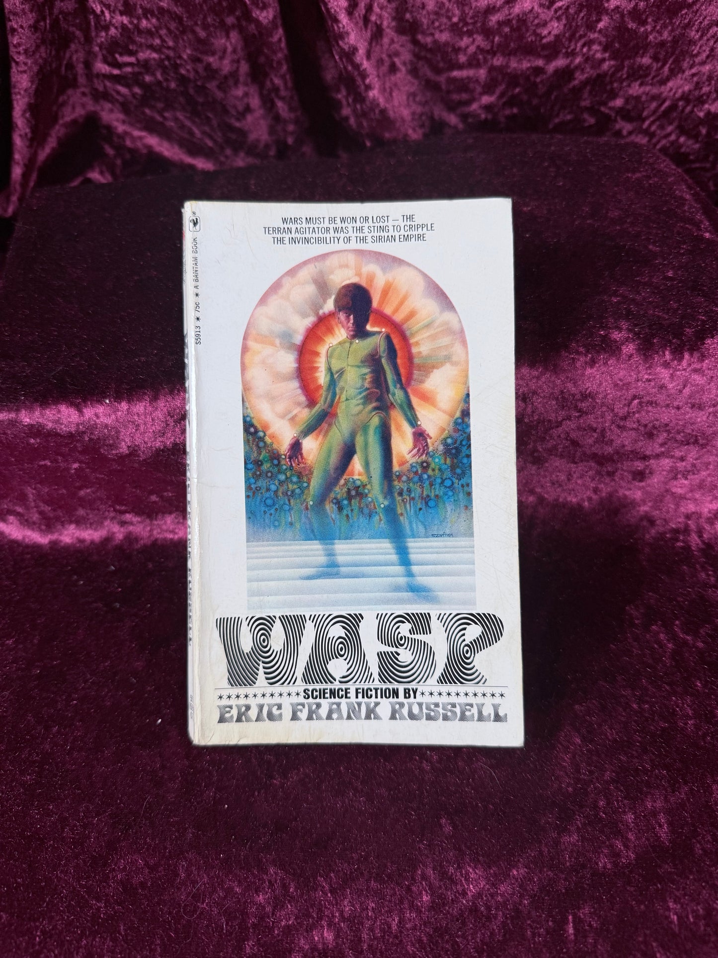 Vintage Wasp by Eric Frank Russell 1971 Bantam Science Fiction Paperback