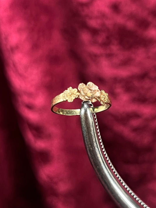 Vintage 10K Yellow Gold Ring - Rose Gold Rosette Center - Size 3