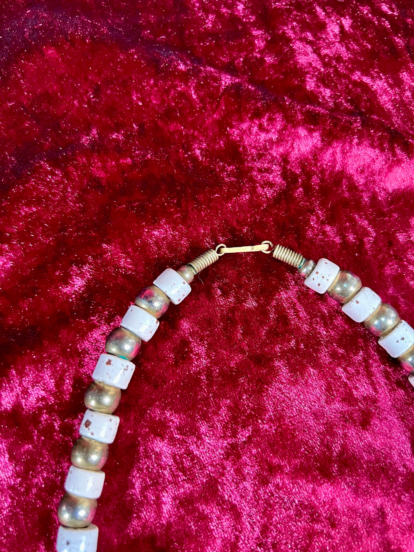 Vintage Jewelry - Chunky Costume Necklace - Faux Pebbled Rocks - 16"