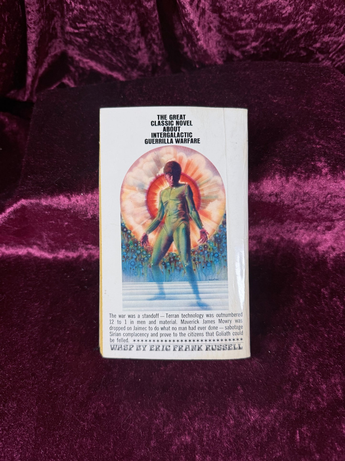 Vintage Wasp by Eric Frank Russell 1971 Bantam Science Fiction Paperback