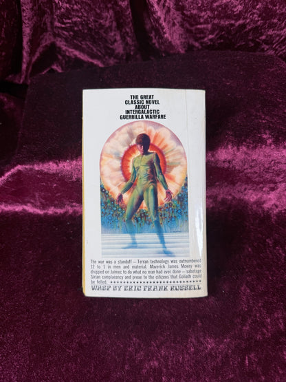 Vintage Wasp by Eric Frank Russell 1971 Bantam Science Fiction Paperback