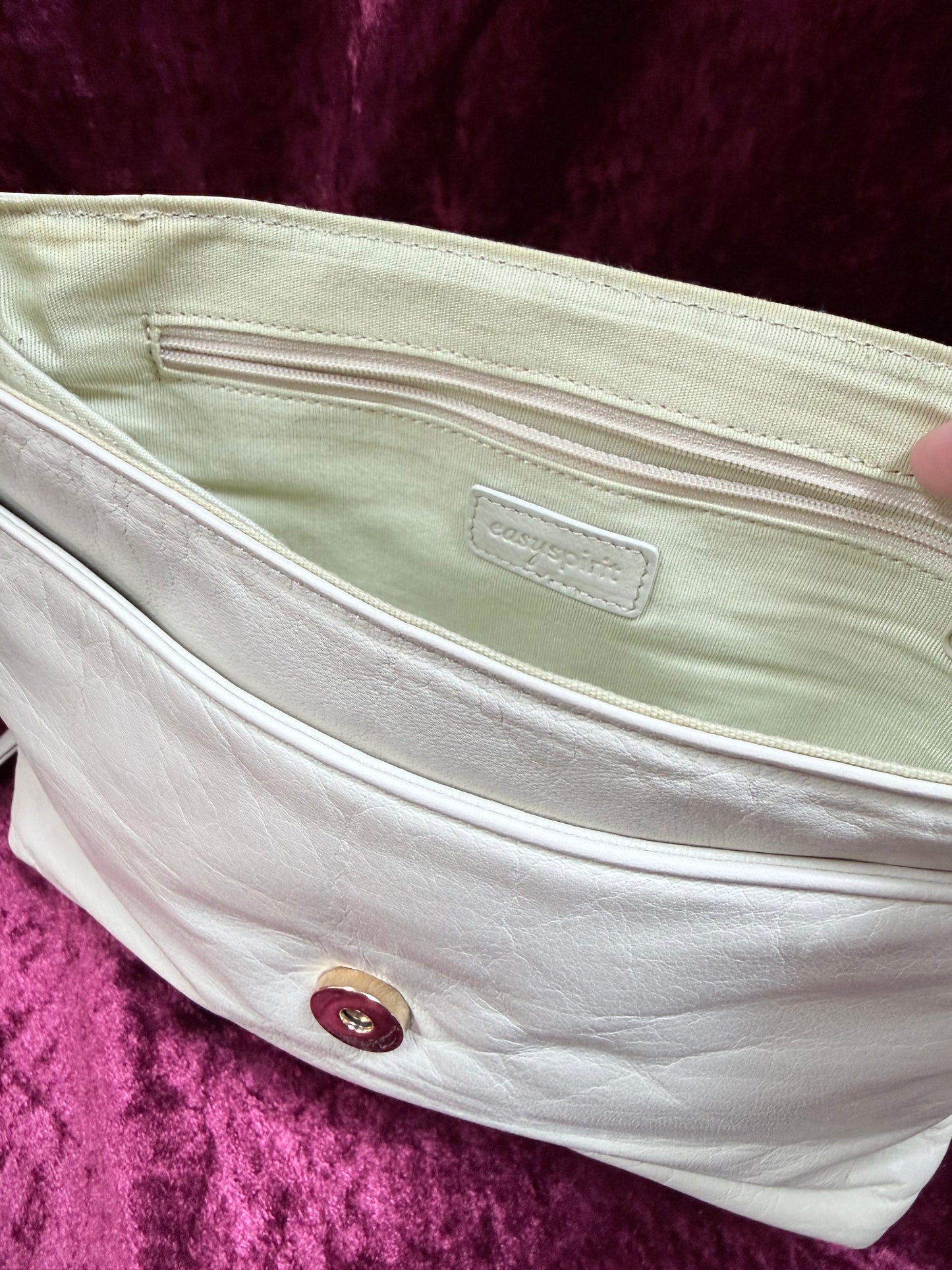 Vintage Y2K Leather Easy Spirit Crossbody Bag – Soft Ivory Organizer Style
